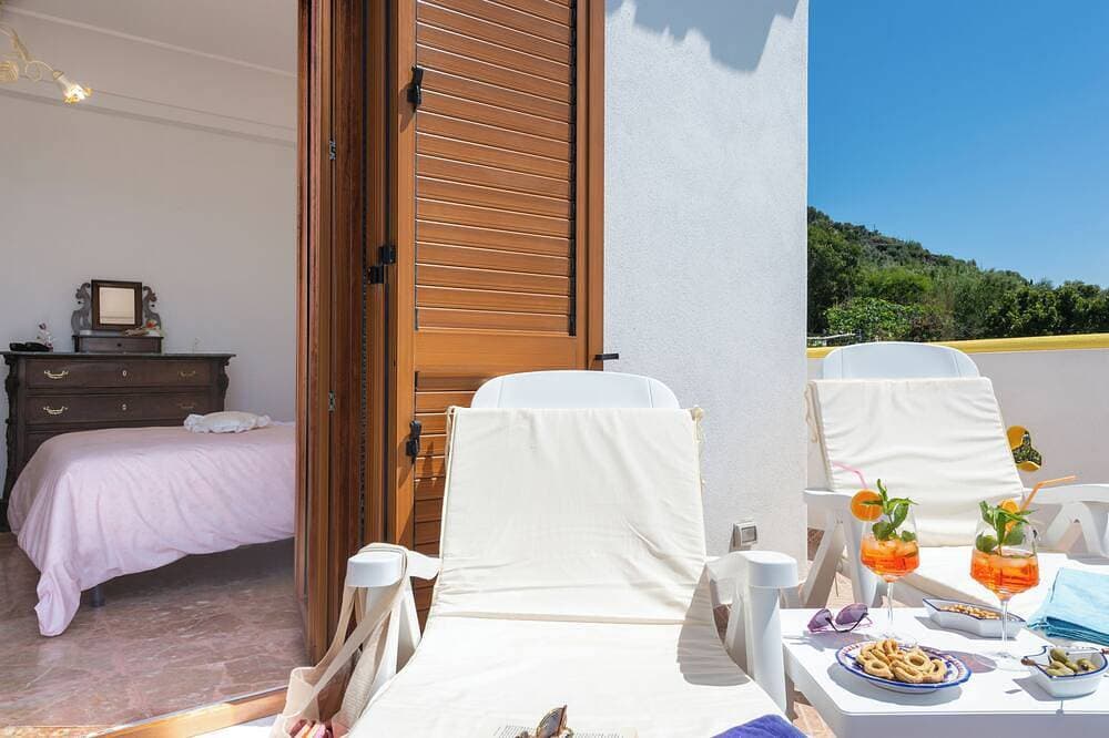 Foto 6 von 30: Casa Olga, with a view of the sea