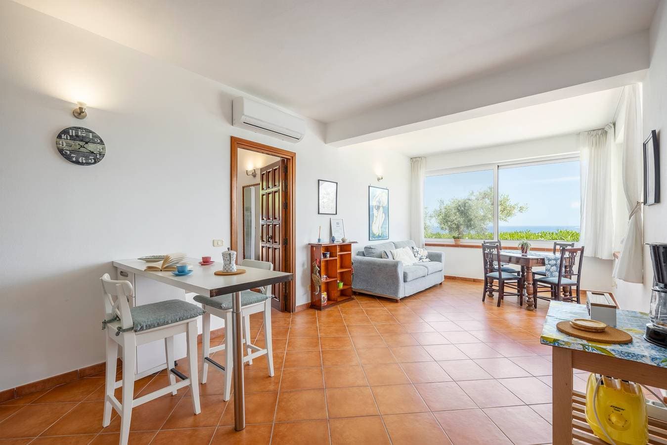 Foto 5 von 31: Villa 'Anna Messina' mit Meerblick, WLAN und Klimaanlage