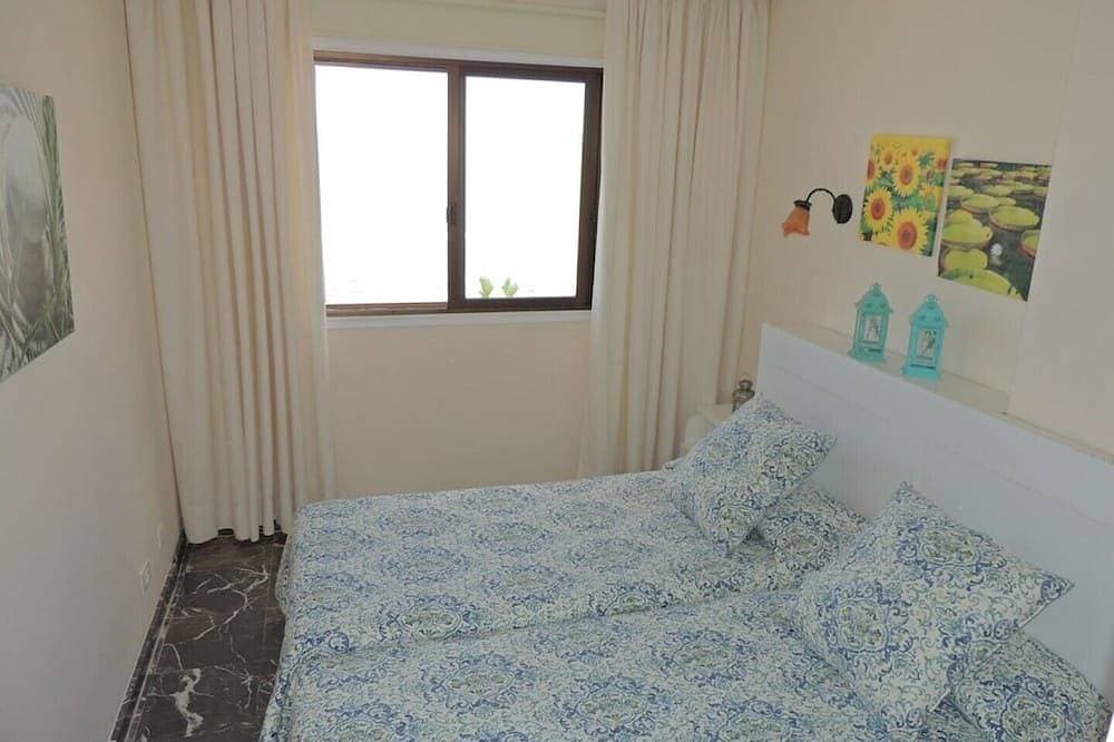 Foto 3 von 30: Romantic Retreat In Prime Position With Stunning Views To Cliffs, Marina & Sea.