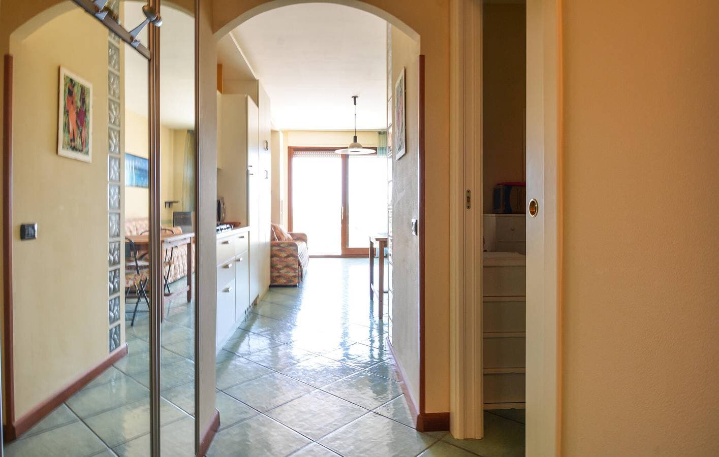 Foto 13 von 26: Apartment mit Meerblick in der Nähe von Restaurants und Geschäften