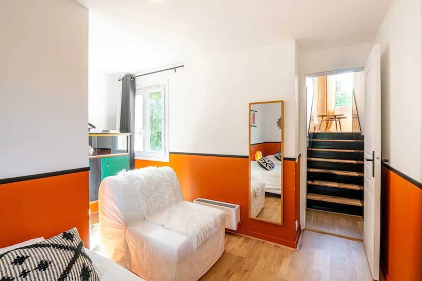 Foto 13 von 20: Elegant Triplex with Private Parking-2Br/4P-Honfleur
