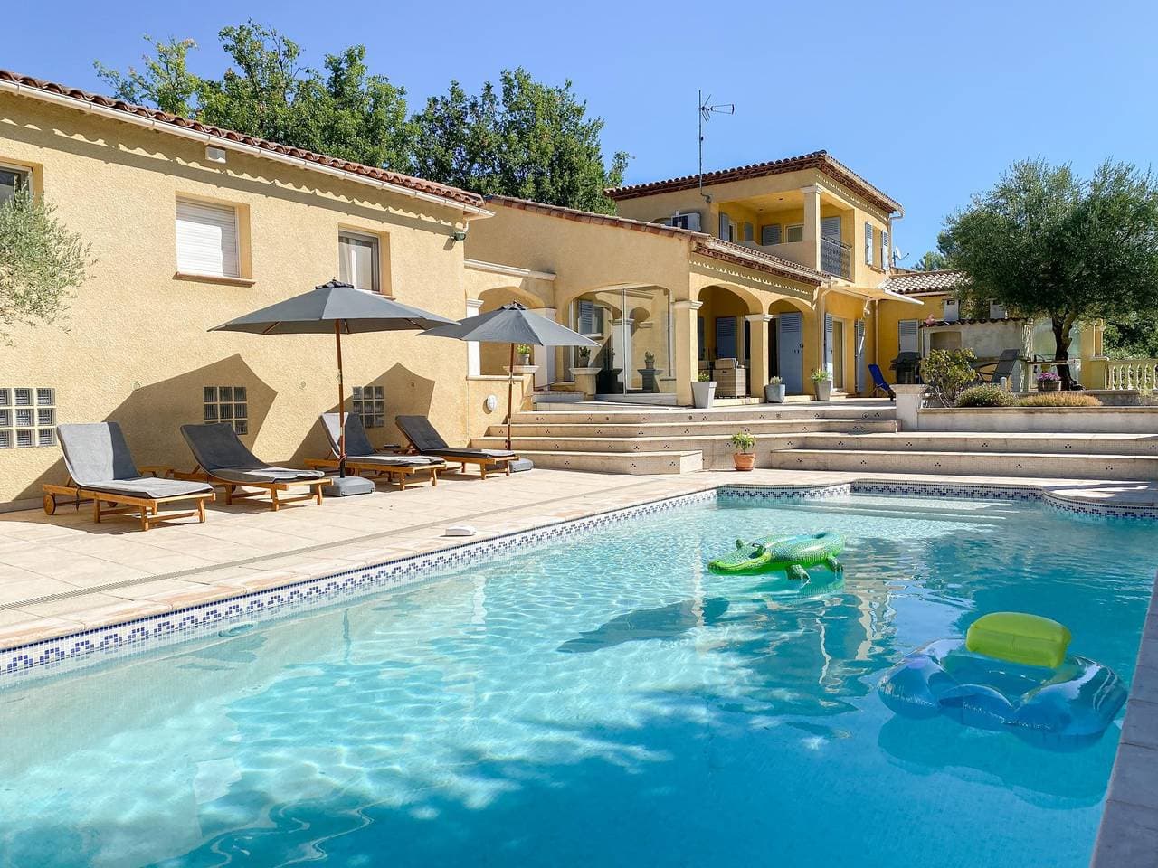 Foto 2 von 31: Schöne Villa mit Privatpool und dorfnah gelegen