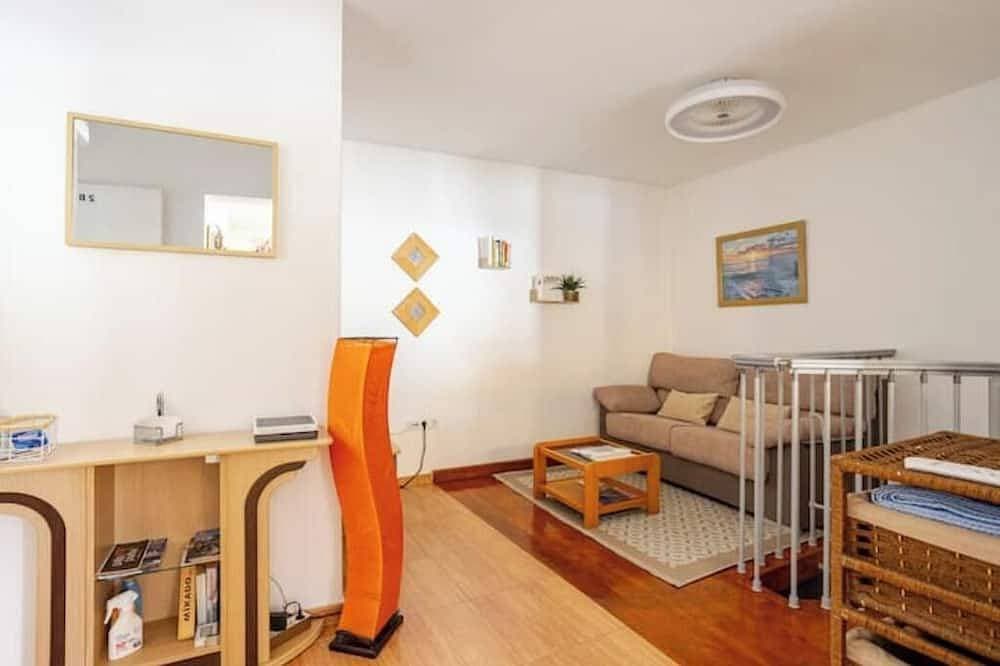 Foto 11 von 30: Cozy duplex apartment steps from the sea. Large terrace