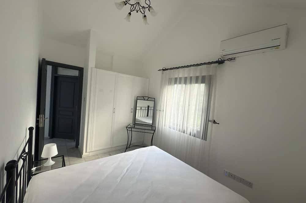 Foto 6 von 30: Geräumige Villa mit 4 Schlafzimmern, privatem Pool und großem Garten, Bellapais.