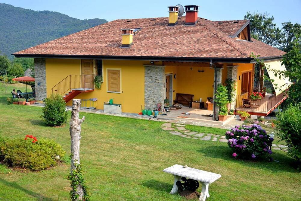 Foto 8 von 19: Haus mit großem Garten mit Blick auf den Lago Maggiore