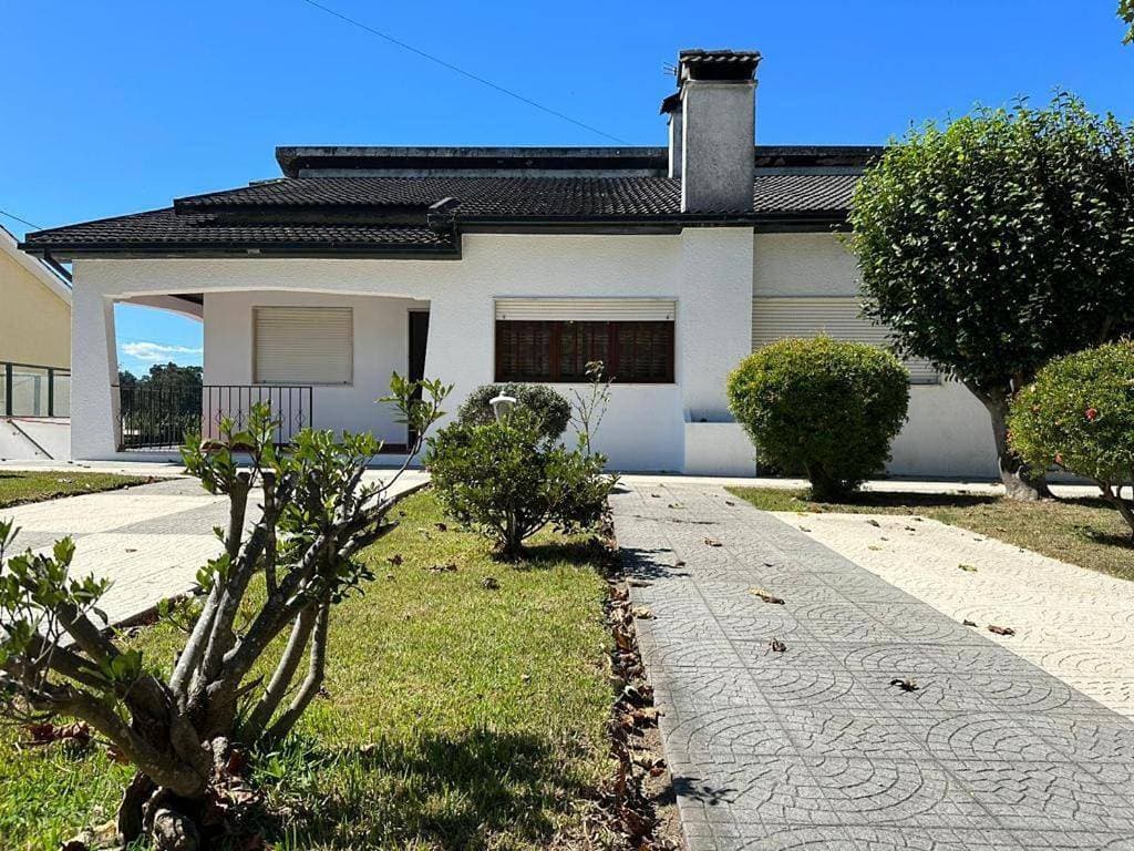 Foto 6 von 38: Three-Bedroom House