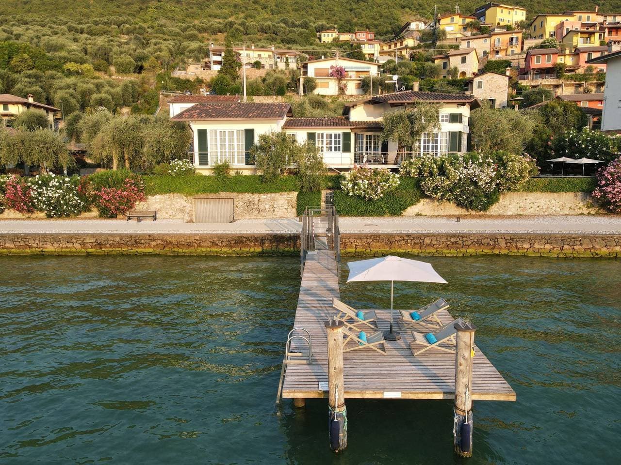 Luxusvilla am Gardasee mit privatem Badesteg 1
