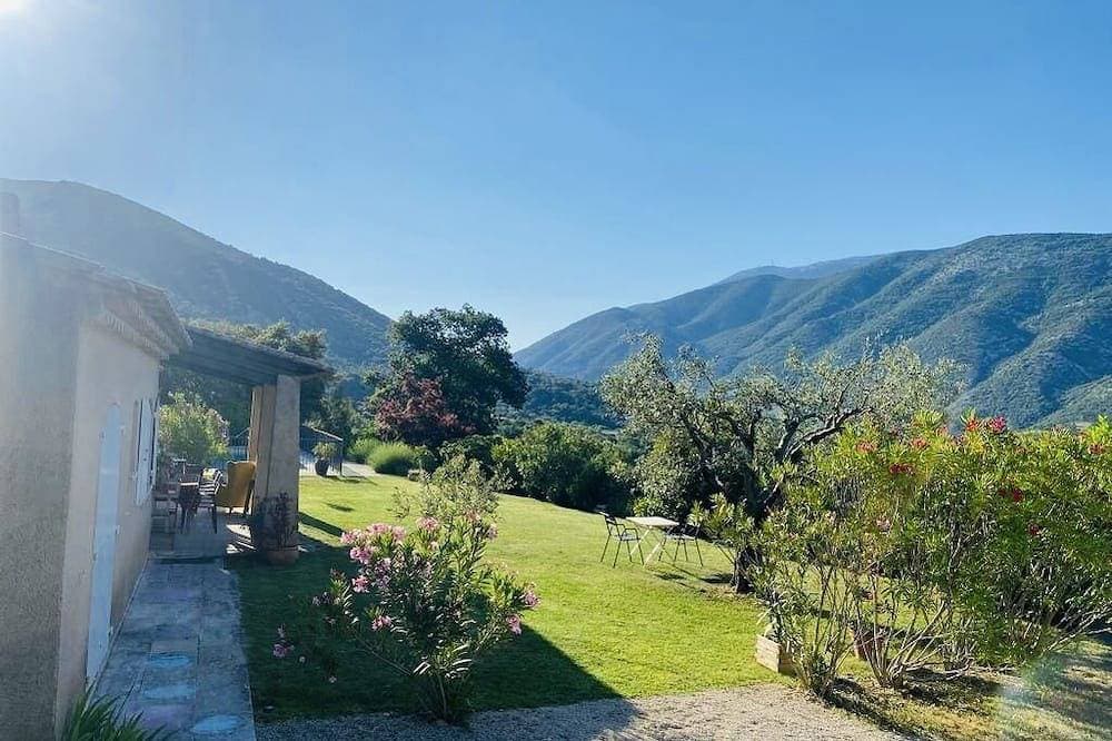 Exceptional house with view of Mont Ventoux 1