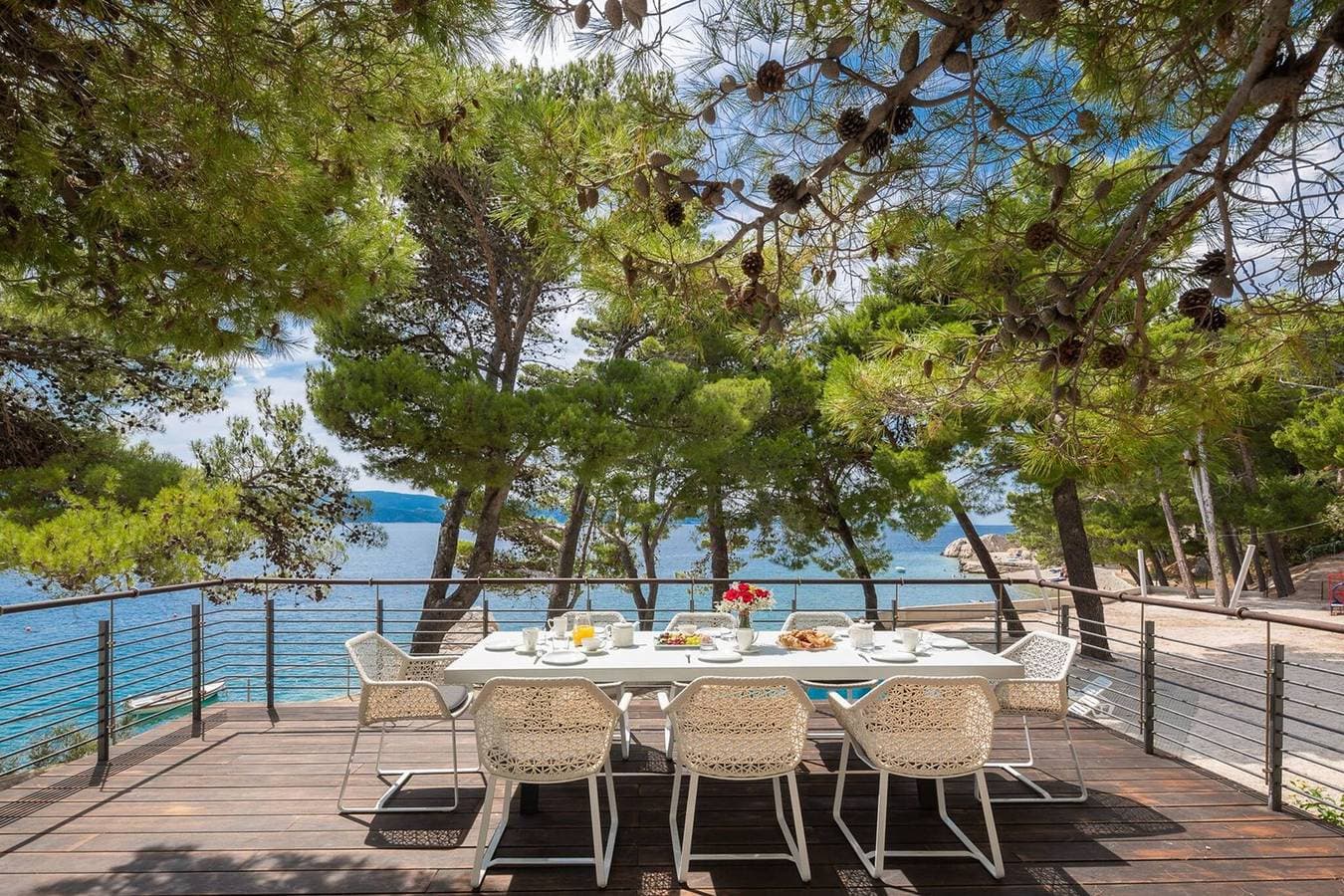 Foto 3 von 73: Luxury Beachfront Villa Sea Palace Omis with Pool