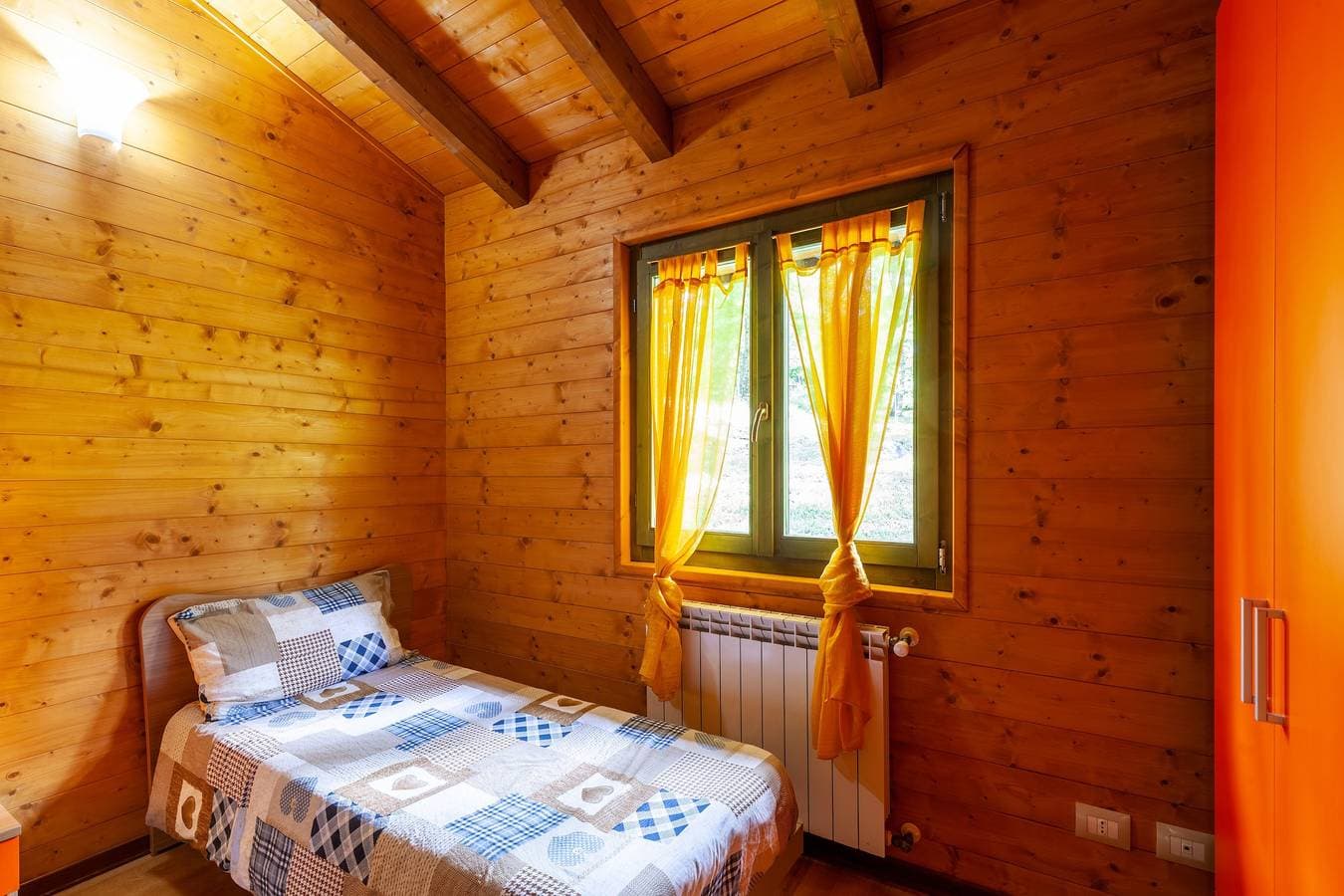 Foto 3 von 29: Chalet Anemone – Villaggio Anemone mit Bergblick und Terrasse