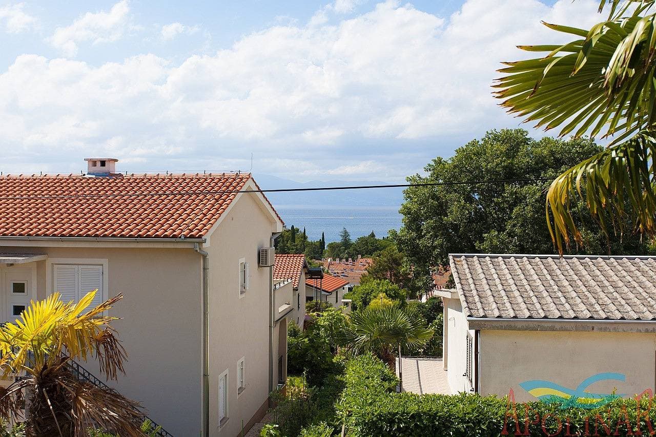 Foto 3 von 22: Geräumiges Apartment mit drei Schlafzimmern, Klimaanlage, WLAN und Meerblick