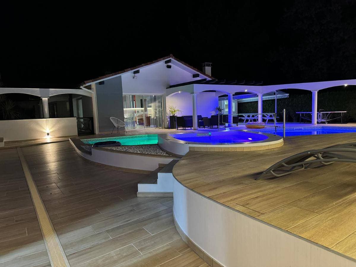Villa Sany:10 Pers Maison 200m2 piscine , jacuzzi 1