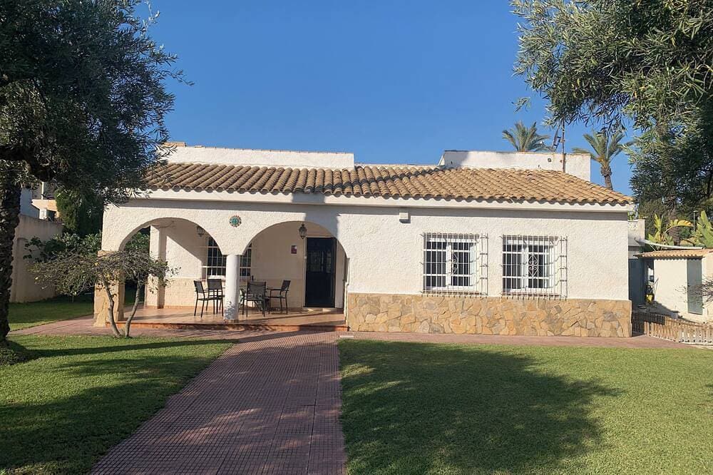Villa in der Nähe des Meeres (weniger als 200 Meter) mit privatem Pool. 1