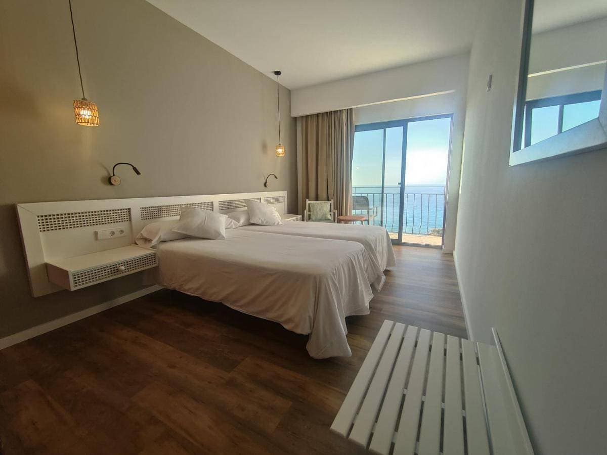 Foto 2 von 9: Economy Double or Twin Room