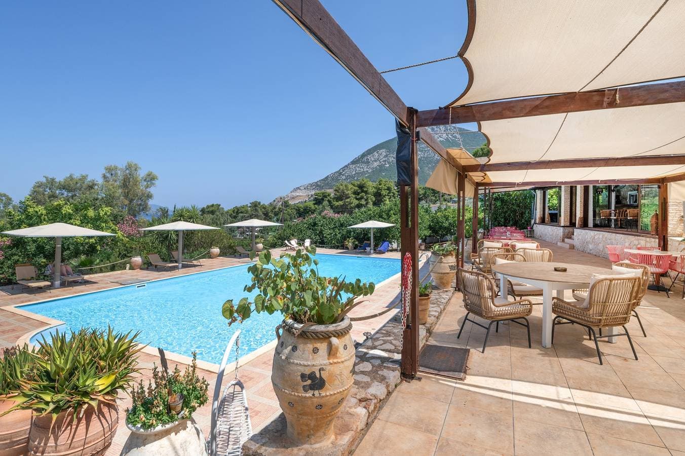 Foto 12 von 21: Klassisches Doppelzimmer im Hotel Aristotelis mit Meerblick und Balkon
