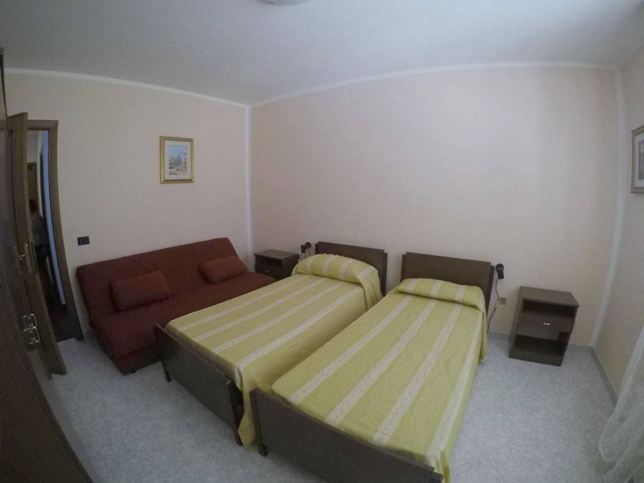 Foto 4 von 15: Double Room with Private Bathroom