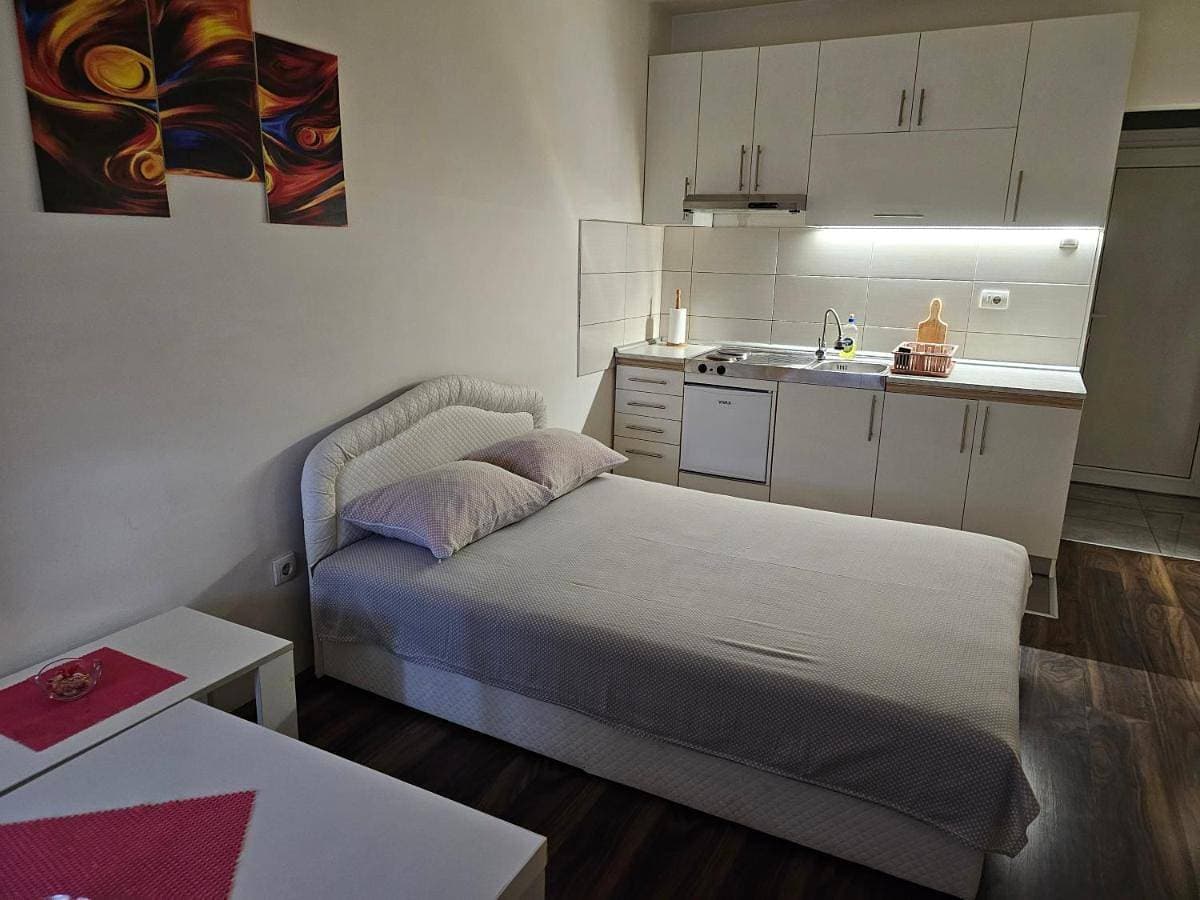 Foto 3 von 16: One-Bedroom Apartment