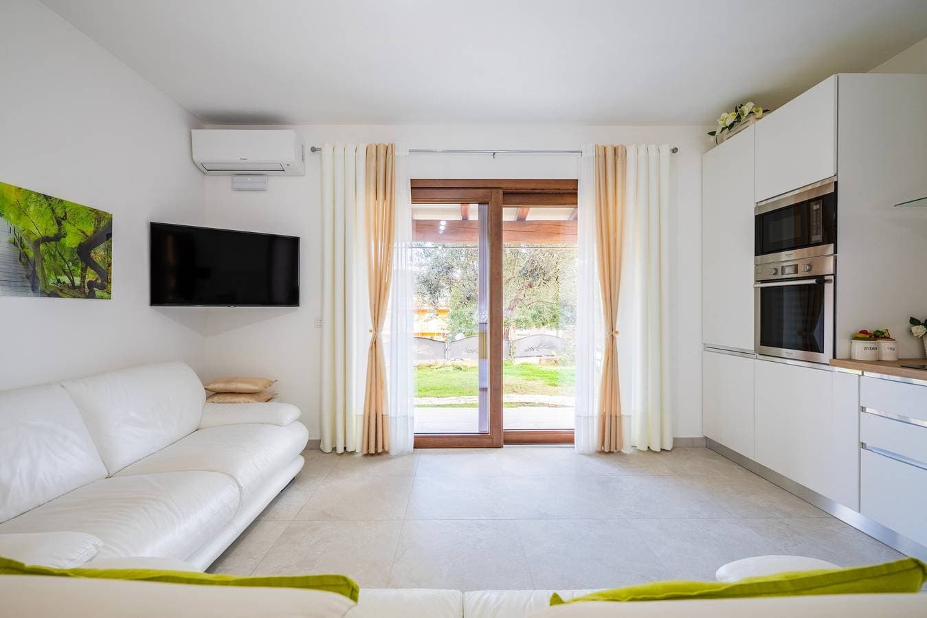 Foto 4 von 32: Ferienhaus 'Laura' mit privater Terrasse, Wi-Fi und Klimaanlage