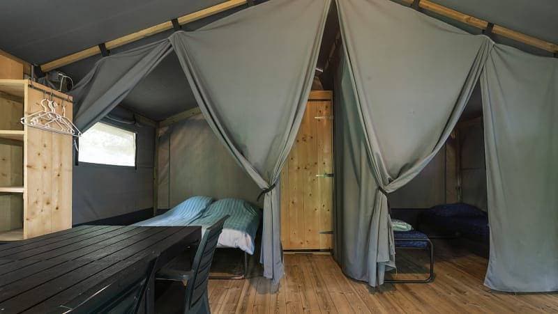 Foto 4 von 38: Rcn les Collines de Castellane — Glamping- Zelt Camomille