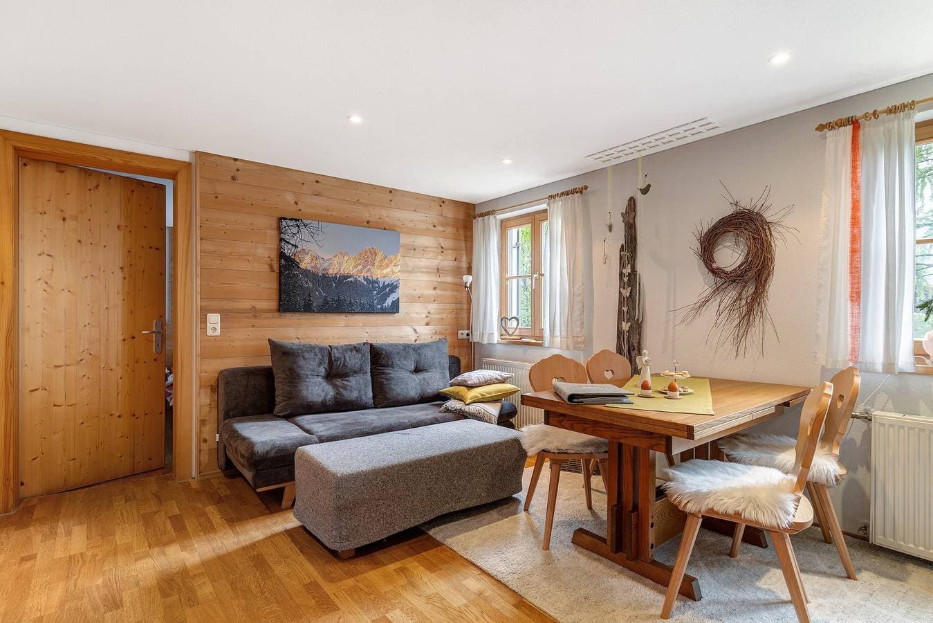 Foto 3 von 25: Ferienwohnung 'Verdandi' mit Bergblick, privater Terrasse und Wi-Fi