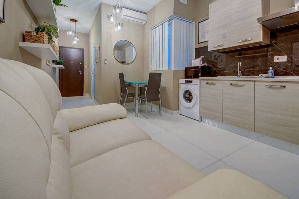 Foto 10 von 24: Fully equipped 1Br Apt with WIFI & AC in Gzira!