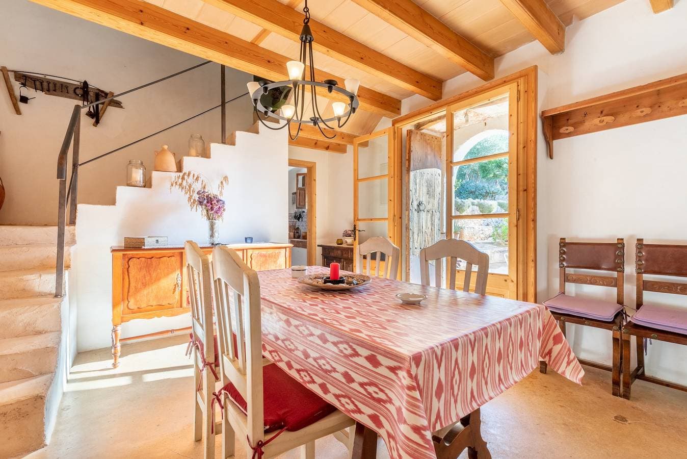 Foto 9 von 25: Charmantes Ferienhaus Can Bonjesus mit Bergblick, WLAN, Garten und Terrasse; Parkplätze vorhanden, Haustiere erlaubt