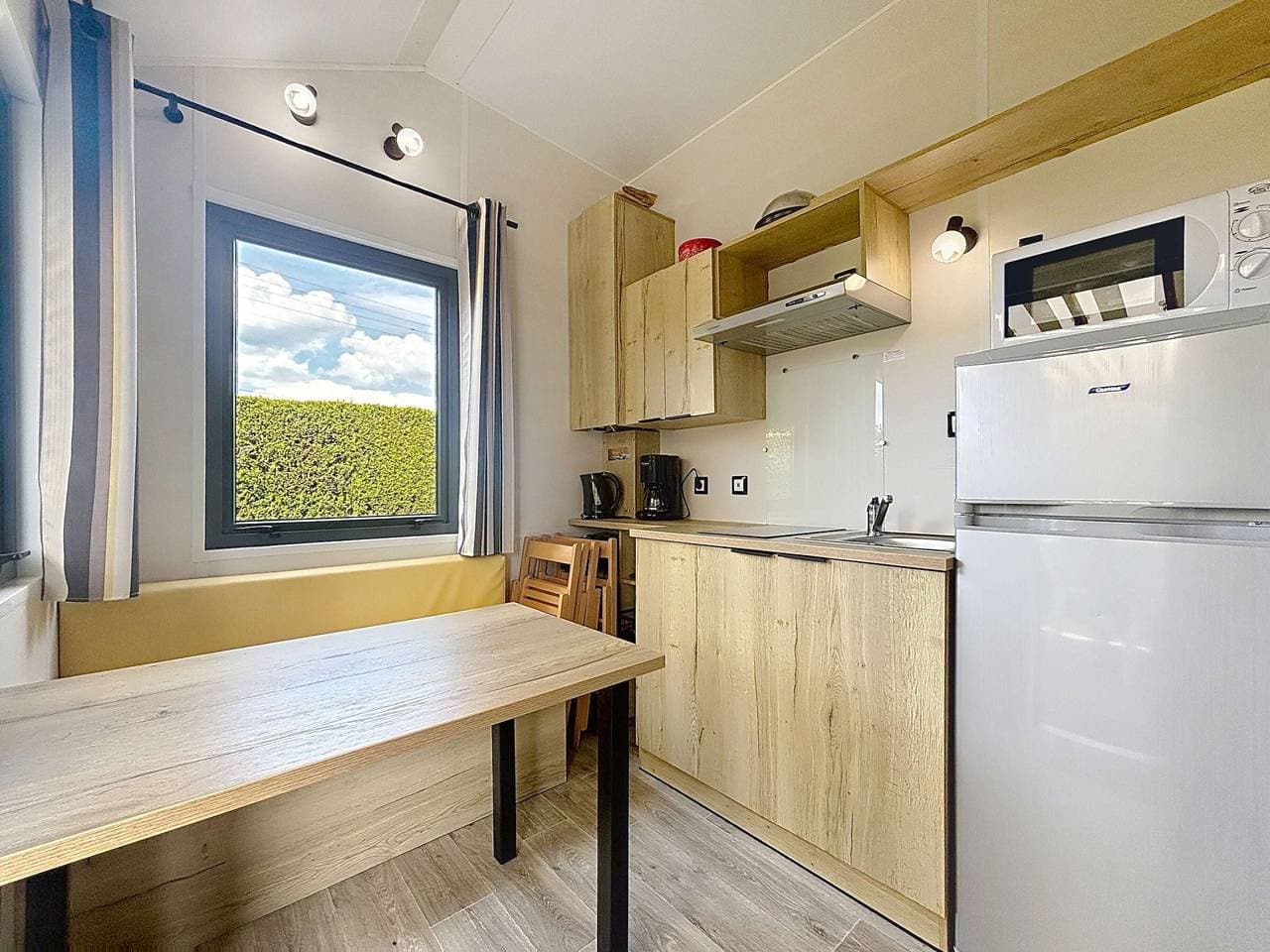Foto 4 von 16: Aufenthalt in Tiny House in Jullouville, mit Pool und Parkplatz