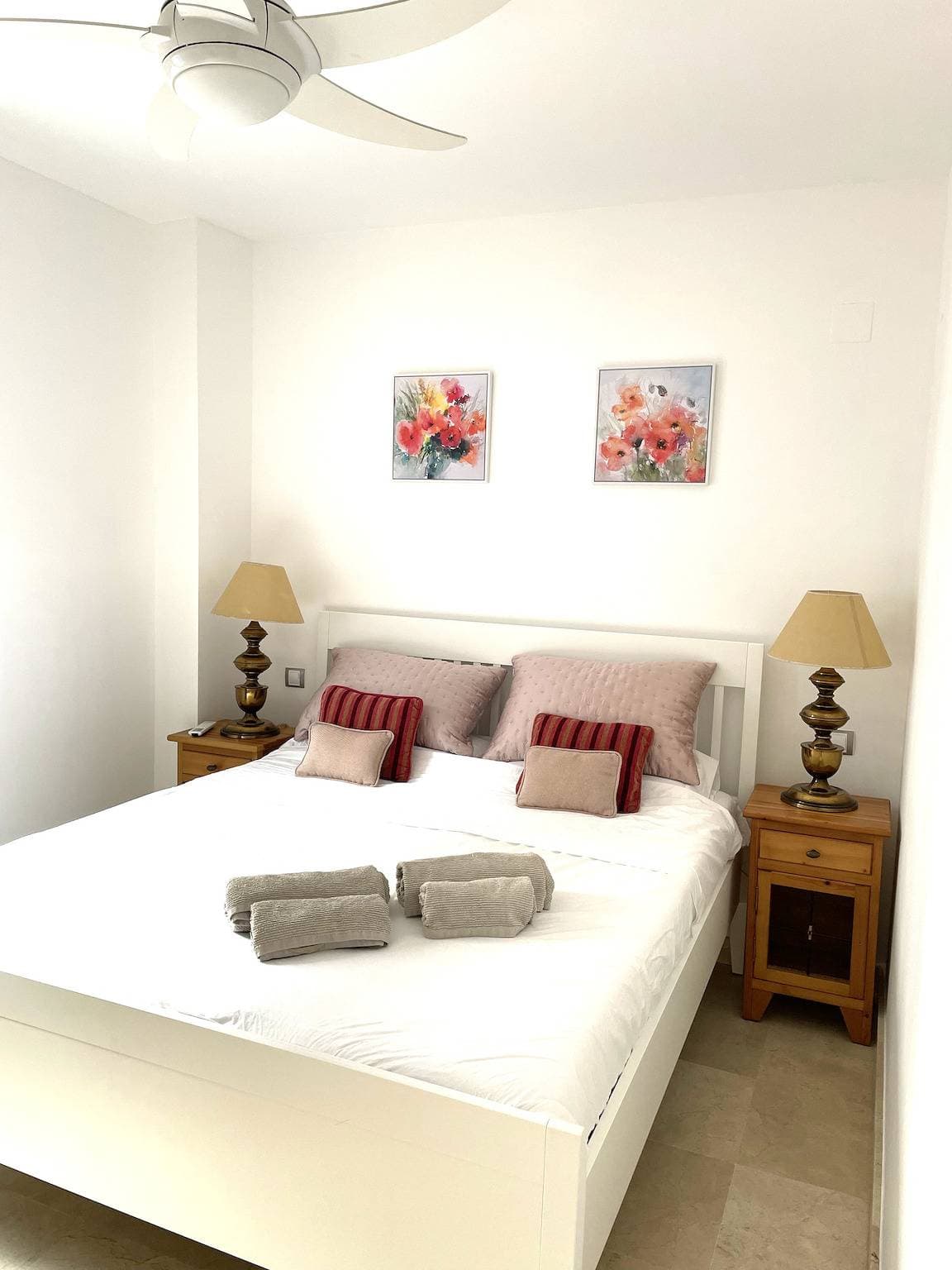 Foto 5 von 31: Beachfront 3 Bed Apt San Luis De Sabinillas