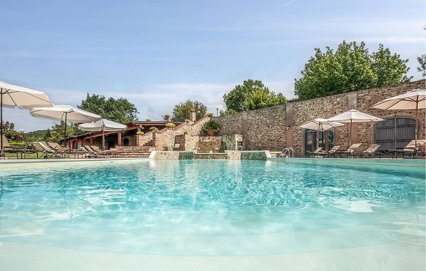Foto 11 von 37: Paradies mit Seeblick - Geräumiges Apartment mit Pool und Parkplatz