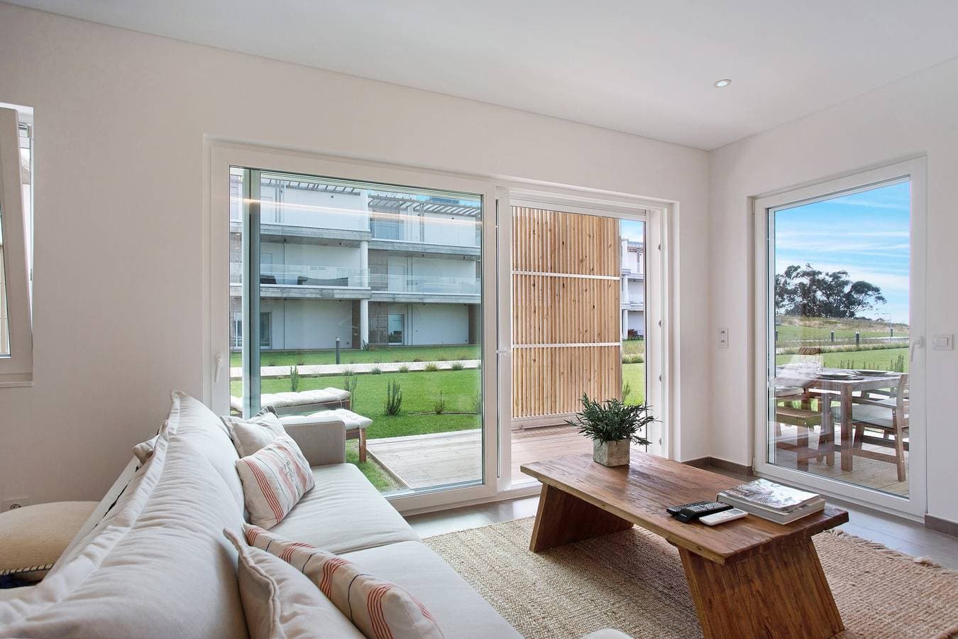 Foto 5 von 38: Ferienwohnung "Luxury Boho Style Nazaré" mit Meerblick, Gemeinschaftspool und WLAN
