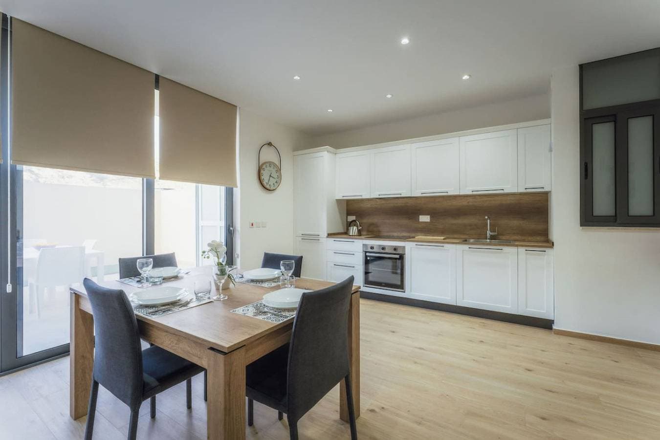 Foto 8 von 29: Ferienwohnung für 6 Personen mit Balkon