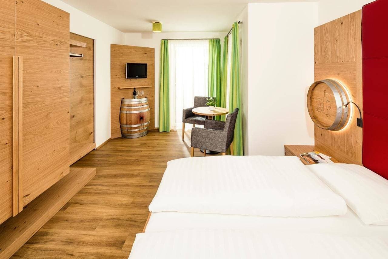 Foto 4 von 11: Comfort Double Room with Balcony