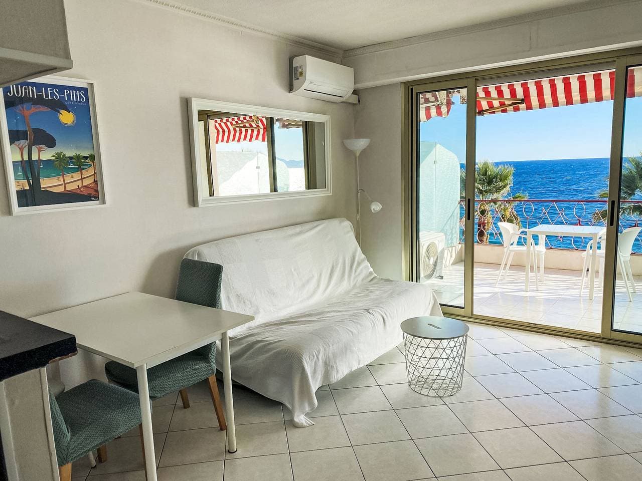 Foto 9 von 21: Studio-Apartment mit Blick auf das Wasser