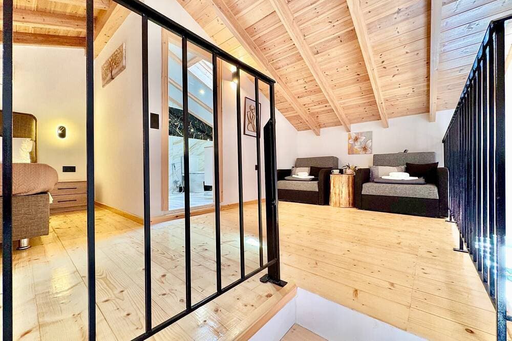 Foto 4 von 27: Skouna 1 Luxury Suite
