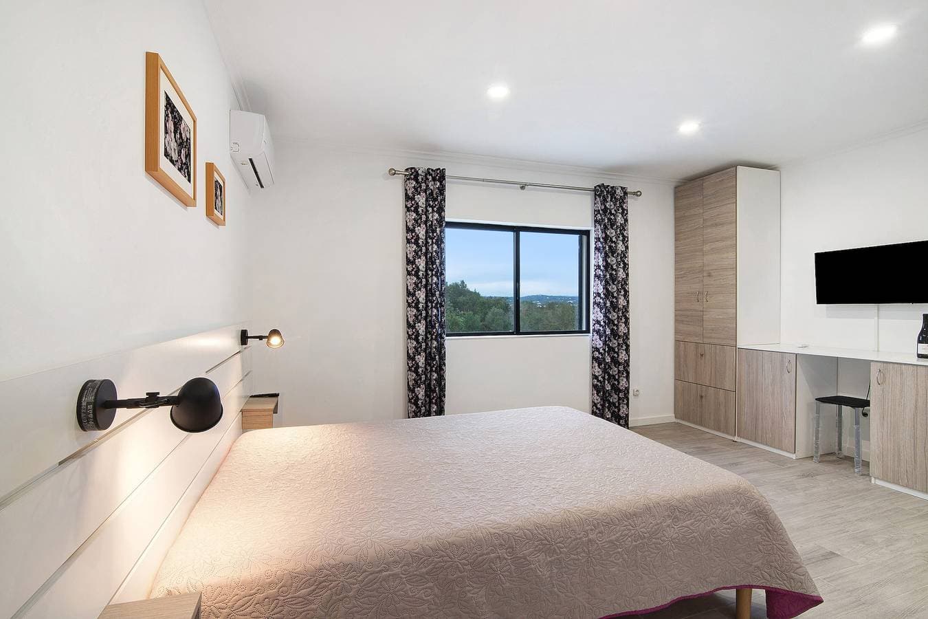 Foto 10 von 18: Ferienwohnung 'Sunset' mit gemeinsamer Terrasse, WLAN und Klimaanlage