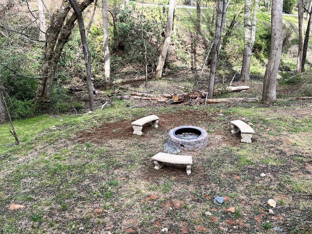 Foto 7 von 32: Hidden Falls Yurt