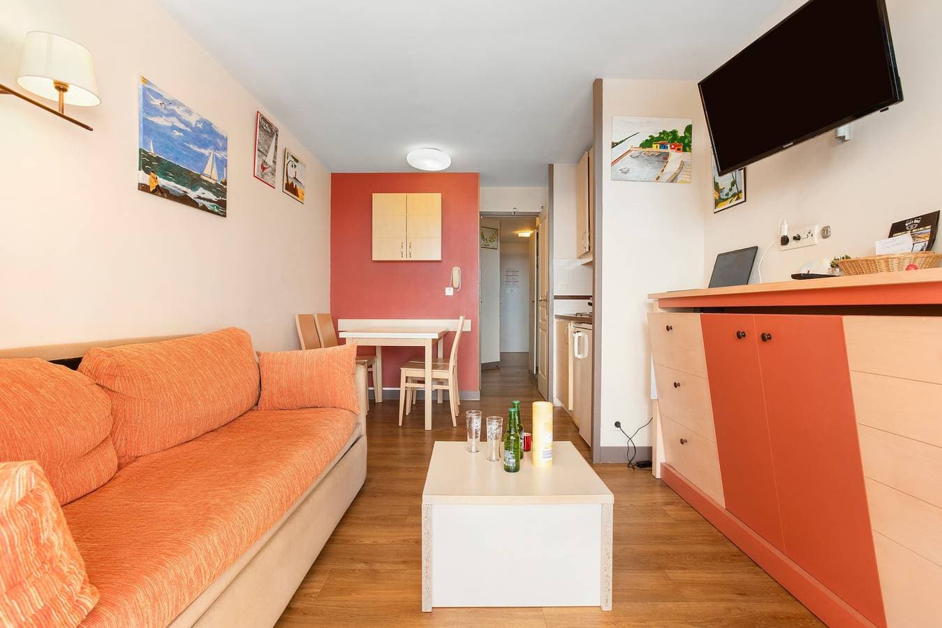 Foto 10 von 25: Appartement 'Cap Esterel St Raphaël' mit Meerblick, Gemeinschaftspool und privater Terrasse