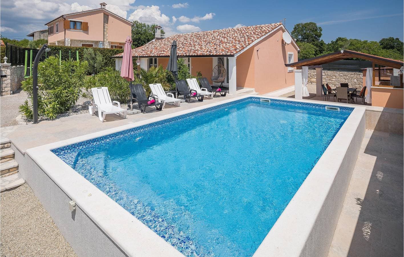 Foto 10 von 24: Gemütliche 1-Zimmer-Wohnung mit Pool und Terrasse, 400 m vom Restaurant Vorichi entfernt