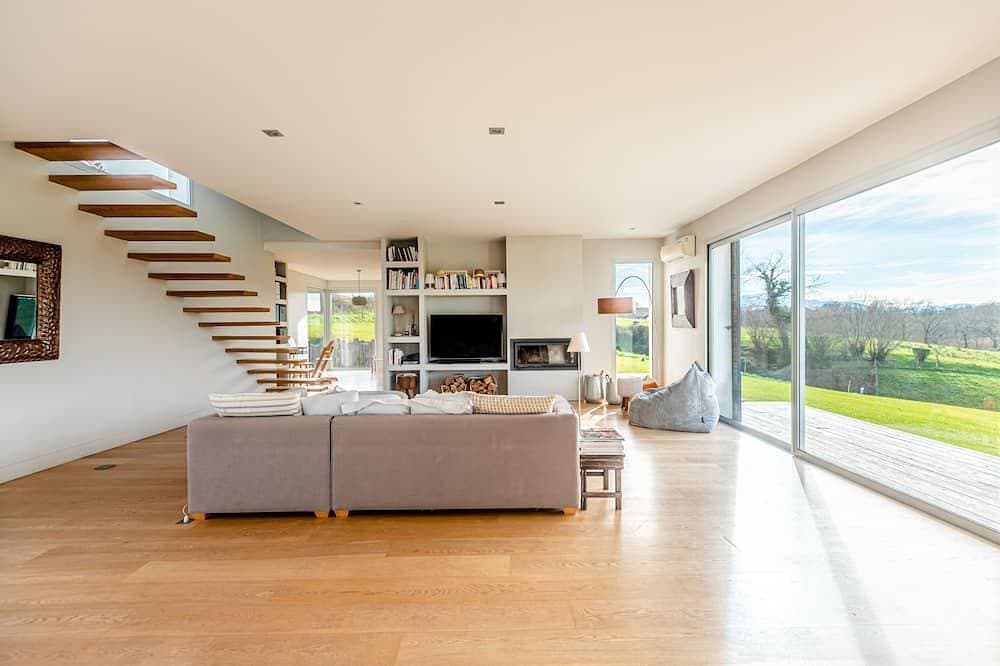Foto 8 von 26: House near Biarritz. Arcangues golf course 2.5km away.