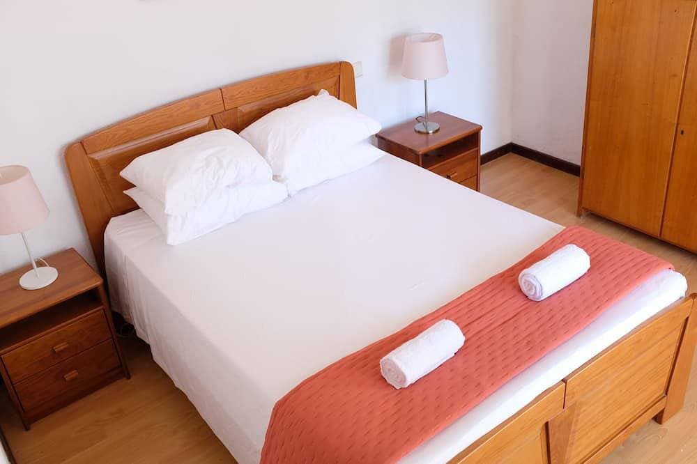 Foto 4 von 30: Walk to Marina, Relaxing Duplex in Central Location