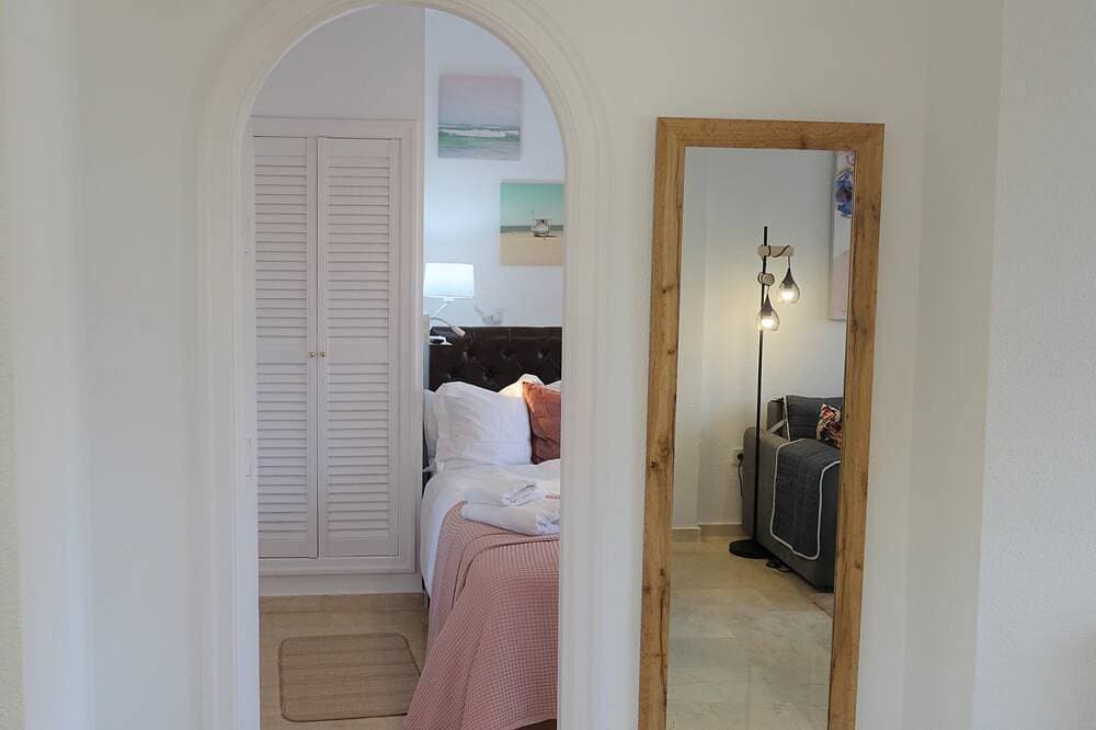 Foto 2 von 30: Santa Barbara Apartment - 200 meters to the Beach