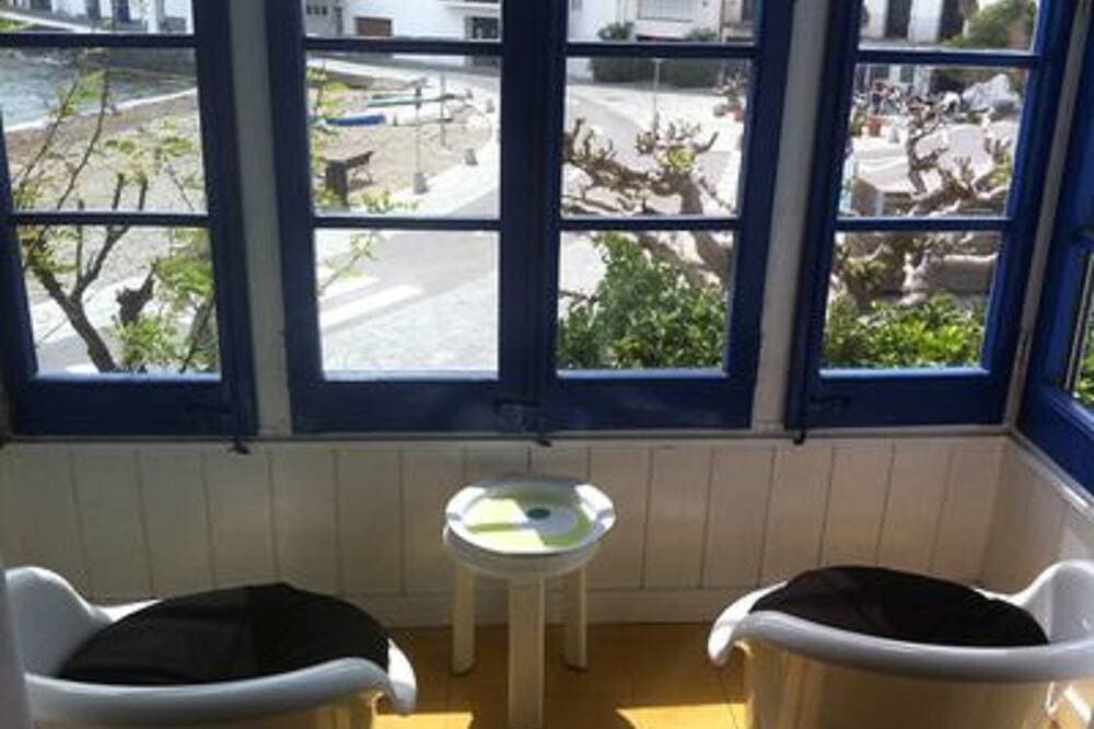 Foto 8 von 16: 'Villa Rubia' luxurious beachfront  house-chic Mediterranean Cadaques