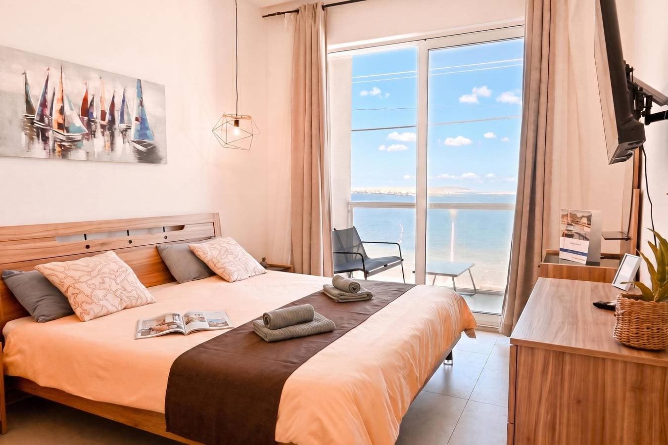 Foto 4 von 39: Exceptional Sea View Apart St Paul's Bay