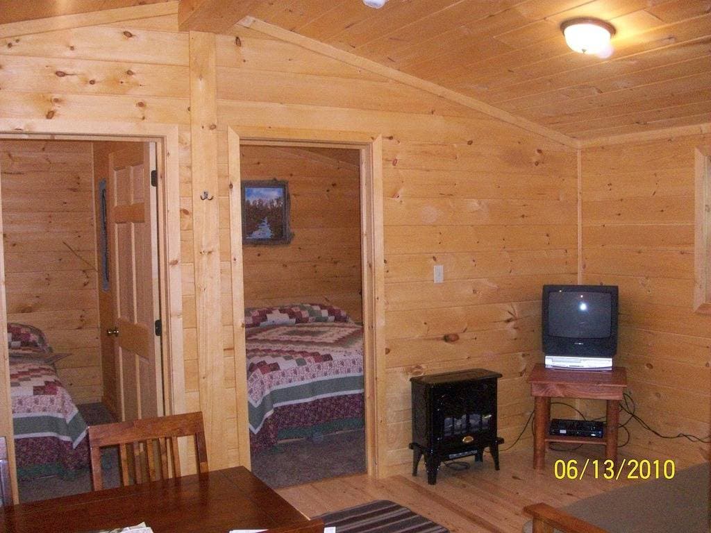 Foto 7 von 12: American Pines Cabin, 5 Meilen von Mt. Rushmore!