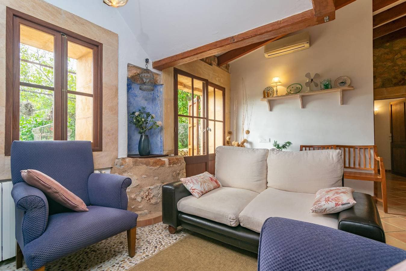 Foto 9 von 50: S'Era Nova - Schöne Villa mit privatem Pool, umgeben von einem schönen Garten. Wifi ist gratis.
