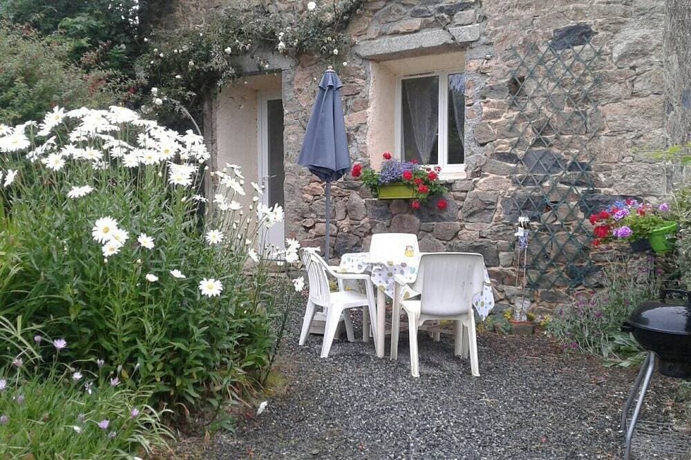 Gite la Roseraie in the countryside 30mn from the sea 1