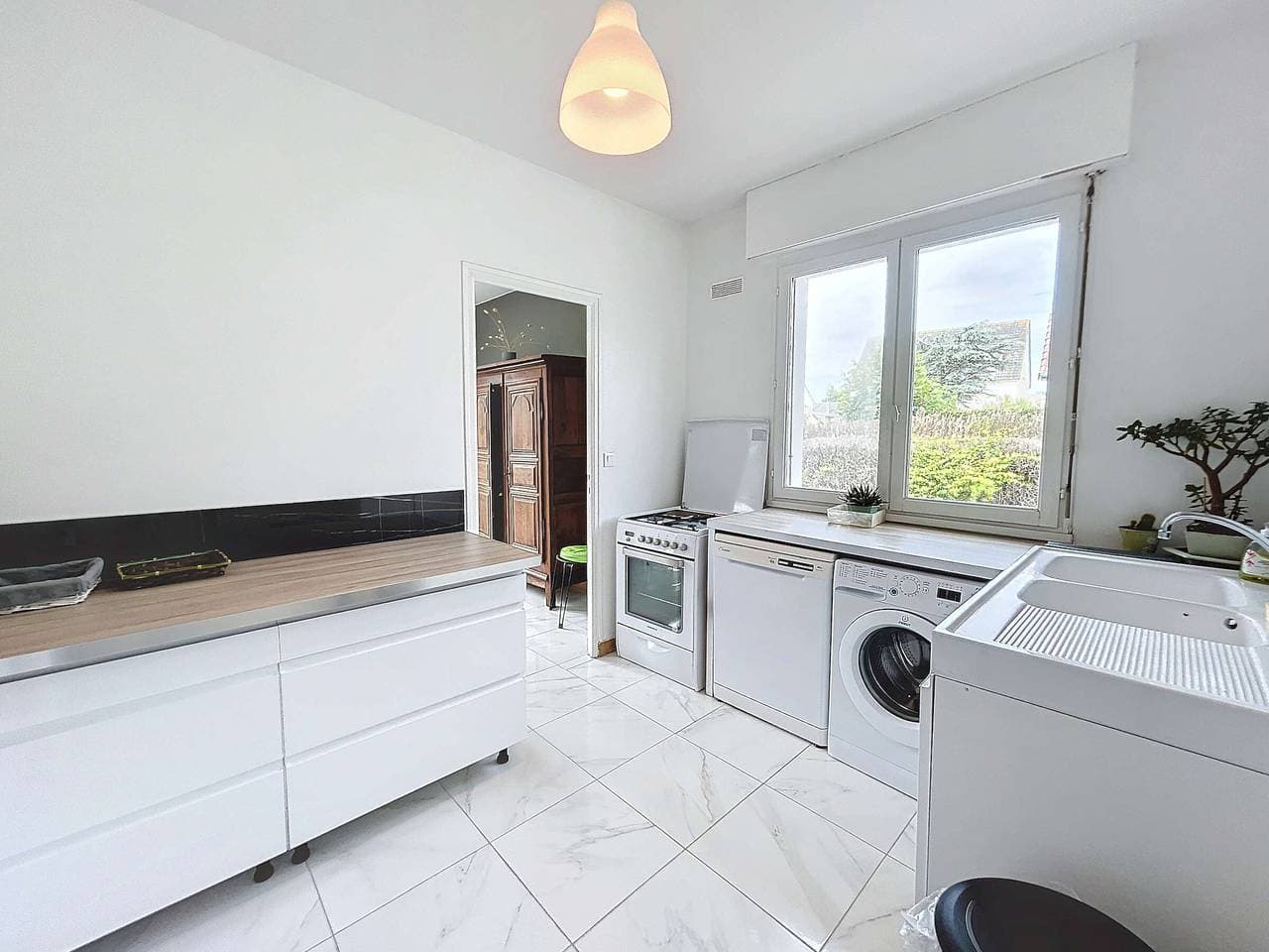 Foto 7 von 15: Erdgeschoss-Ferienhaus: Strandnah, ruhig, eingezäunter Garten, 3 Sz, nahe Geschäfte und Segelschule