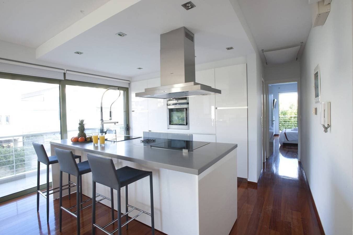 Voula, A Modern, Minimal and Stylish Apartmen... 1
