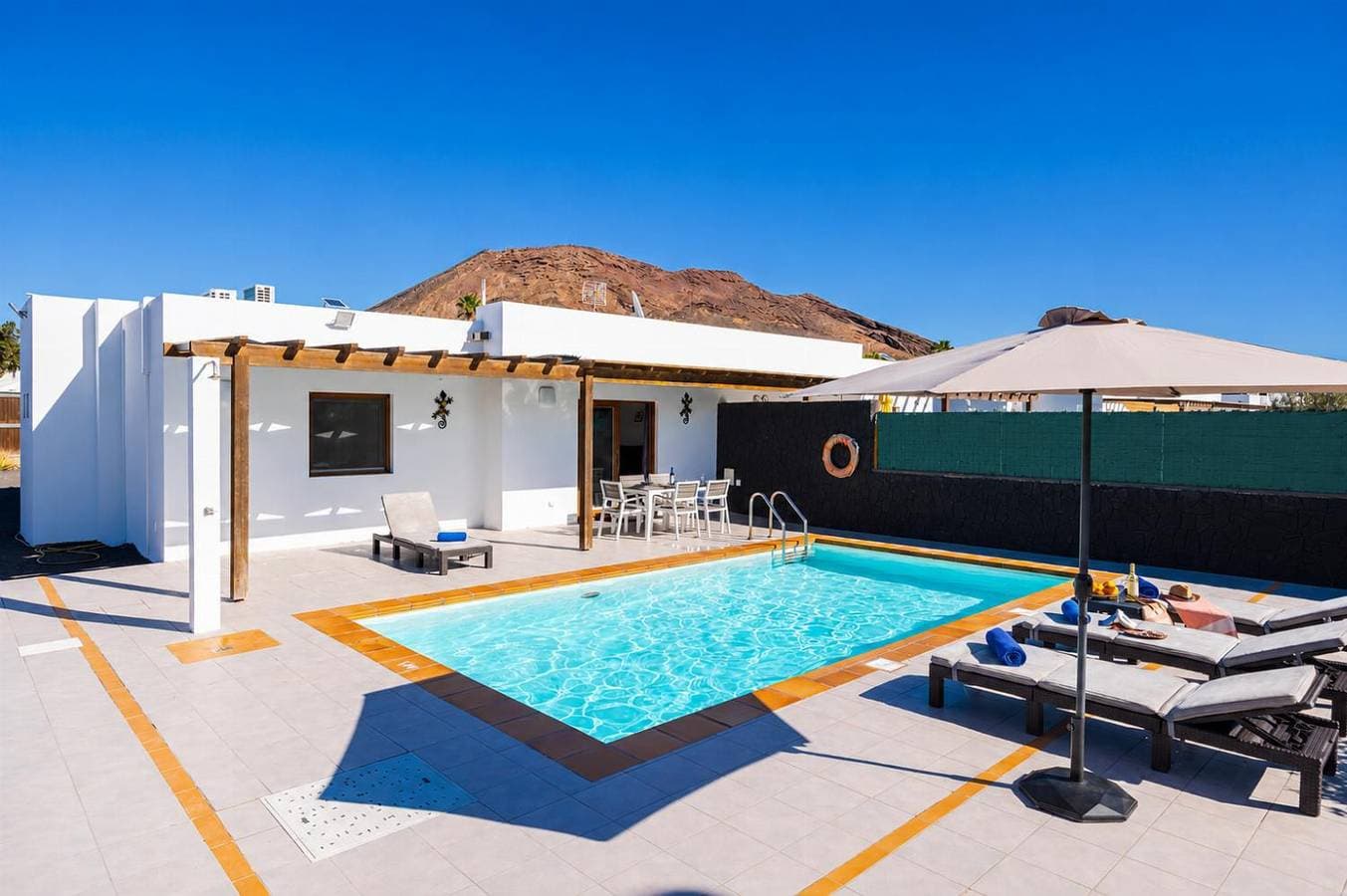 Foto 2 von 19: Villa für 4 Personen mit Terrasse