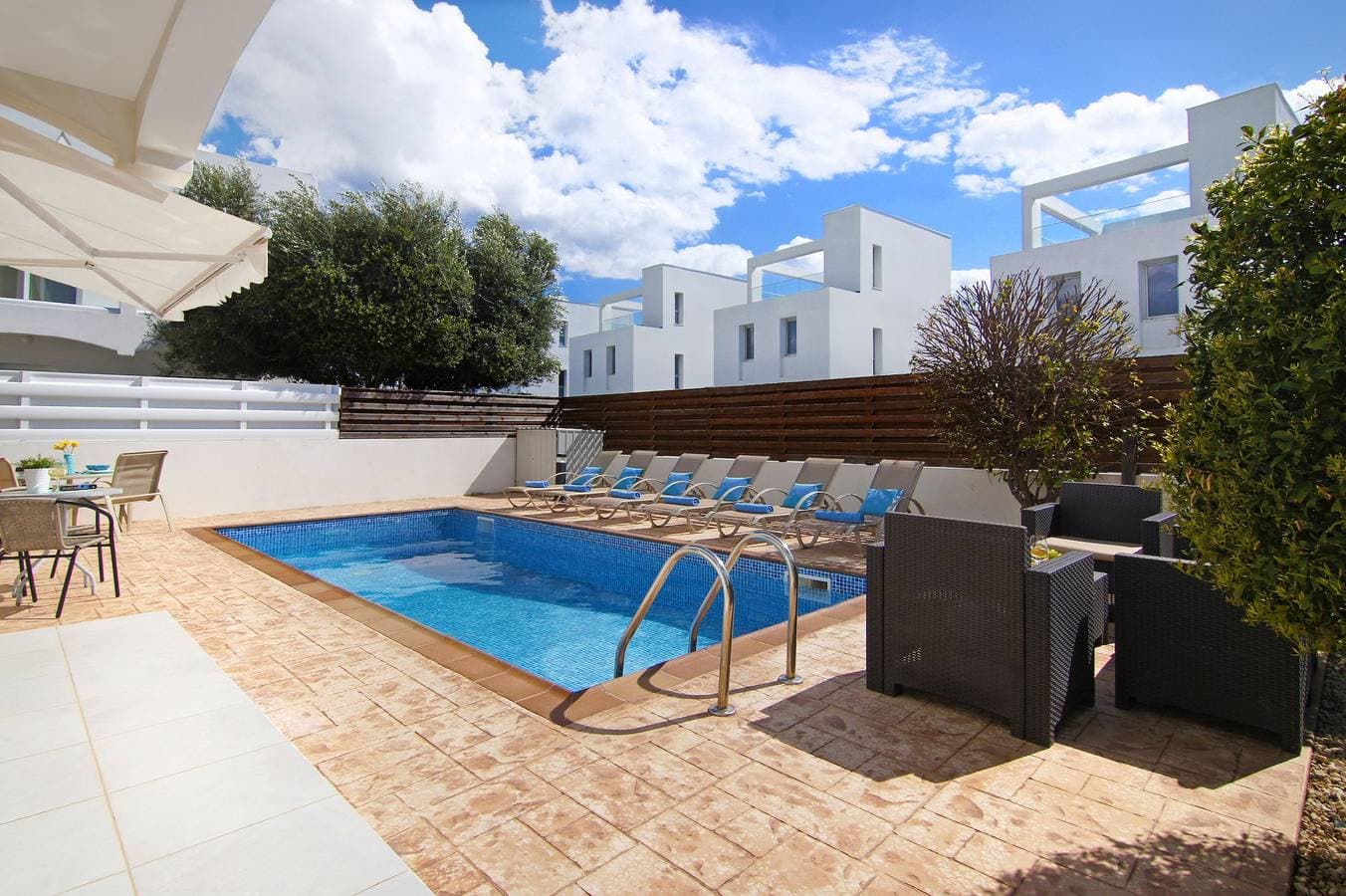 Foto 10 von 33: Villa für 7 Personen mit Balkon